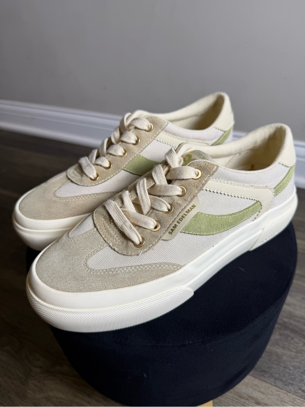 Sam Edelman Cream & Light Green Suede-Trim Low-Top Platform Sneakers